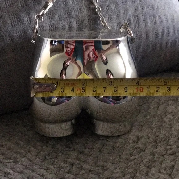 🟦Woman’s Brand New BBL Silver Metallic Crossbody Chain Bag - Picture 3 of 6